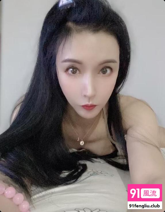 骚女长腿模特儿
